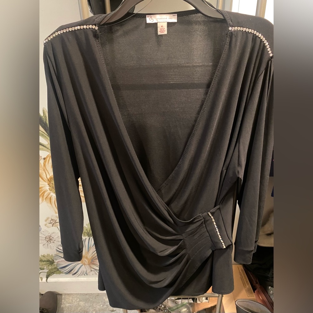 Women’s dress shirt, size XL
